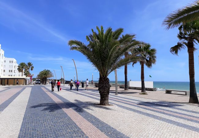 Apartamento em Quarteira - T2  Calçadao VISTA DE LUXO FRENTE MAR 6 PESSOAS