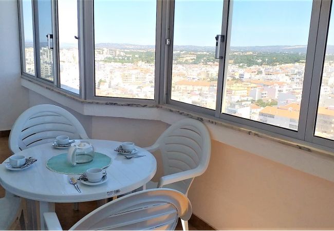 Apartamento em Quarteira - T1 Torre 20 17G FANTÁSTICO 80M PRAIA 4 PESSOAS