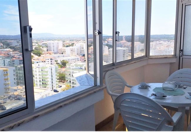 Apartamento em Quarteira - T1 Torre 20 17G FANTÁSTICO 80M PRAIA 4 PESSOAS