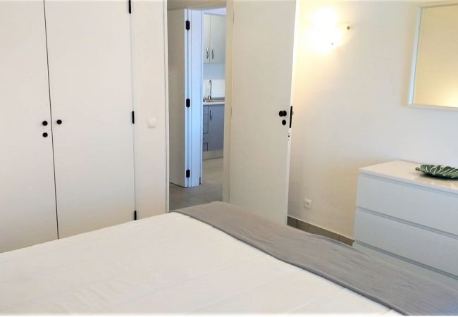 Apartamento em Quarteira - T1 Torre 20 17G FANTÁSTICO 80M PRAIA 4 PESSOAS