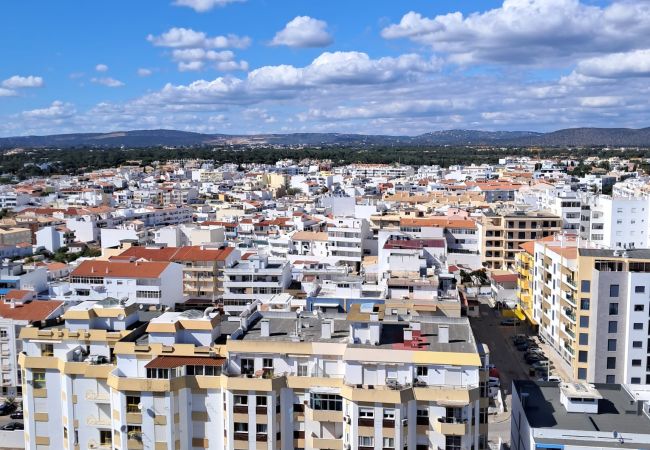 Apartamento em Quarteira - T1 Torre 20 17G FANTÁSTICO 80M PRAIA 4 PESSOAS