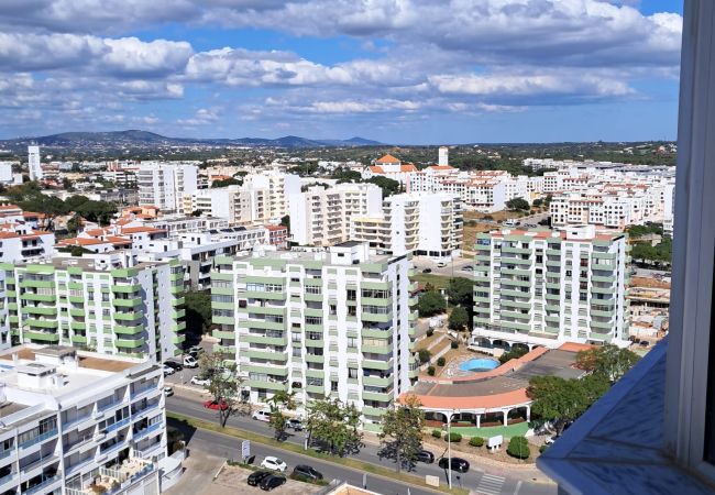 Apartamento em Quarteira - T1 Torre 20 17G FANTÁSTICO 80M PRAIA 4 PESSOAS