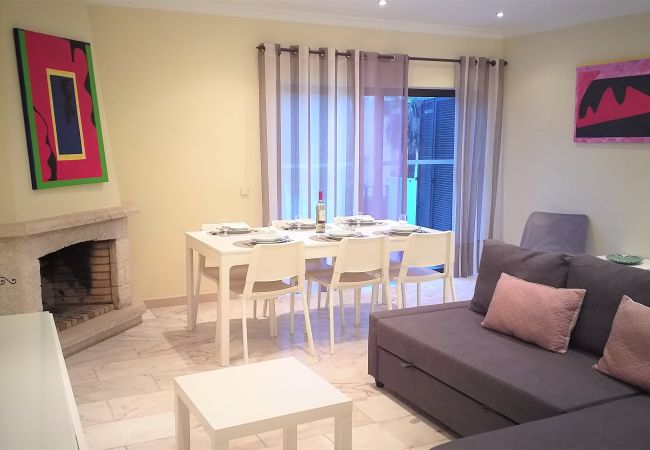 Apartamento em Vilamoura - T2 Mouramar VARANDA VISTA PISCINA & GOLF 6 PESSOAS