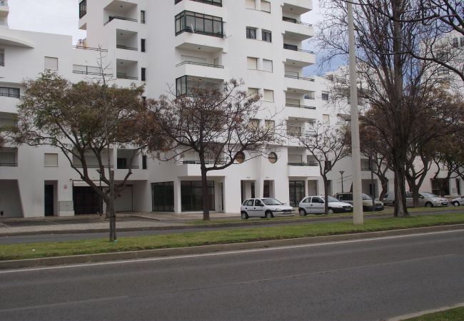 Apartamento em Quarteira - T1 Avenida Mar 8 200M PRAIA WI-FI 4 PESSOAS
