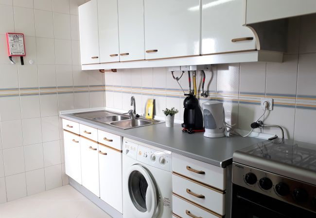 Apartamento em Quarteira - T1 Avenida Mar 8 200M PRAIA WI-FI 4 PESSOAS