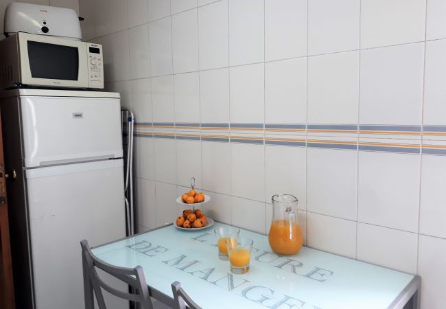 Apartamento em Quarteira - T1 Avenida Mar 8 200M PRAIA WI-FI 4 PESSOAS