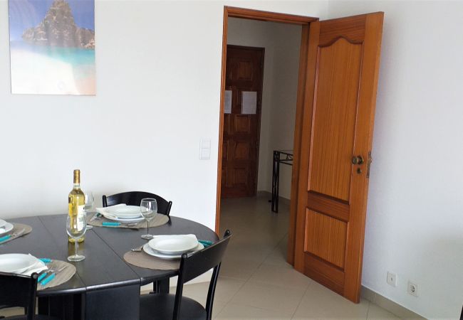 Apartamento em Quarteira - T1 Avenida Mar 8 200M PRAIA WI-FI 4 PESSOAS