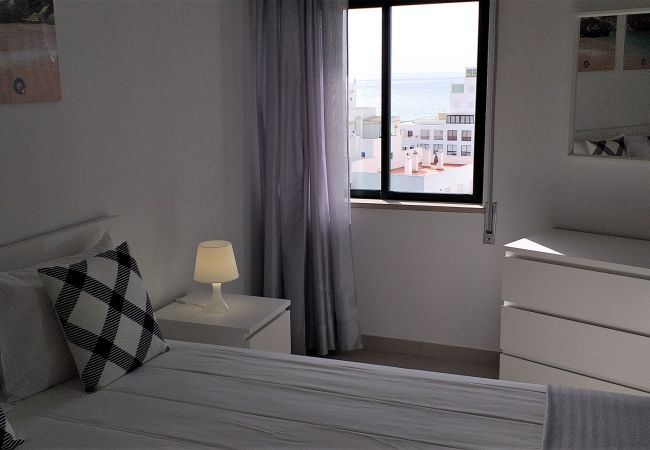 Apartamento em Quarteira - T1 Avenida Mar 8 200M PRAIA WI-FI 4 PESSOAS