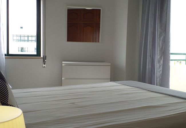 Apartamento em Quarteira - T1 Avenida Mar 8 200M PRAIA WI-FI 4 PESSOAS