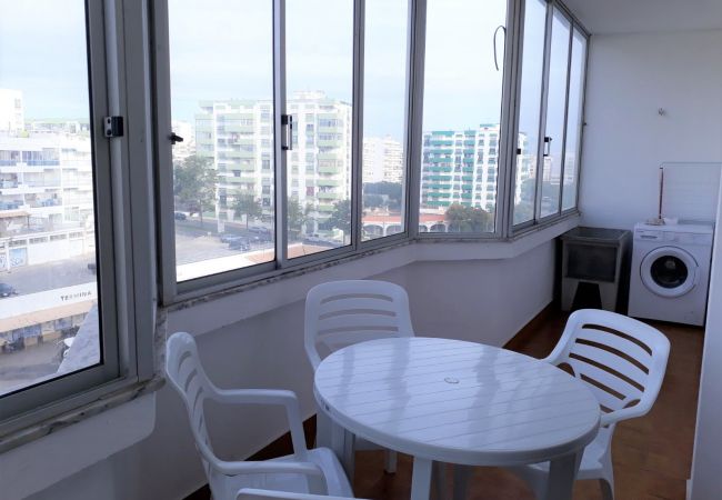 Apartamento em Quarteira - T1 Torre 20 6G MÁGICO 80M PRAIA WI-FI 4 PESSOAS