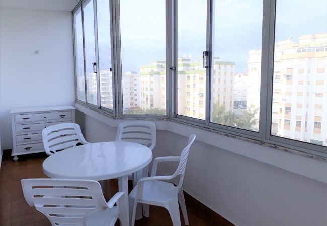 Apartamento em Quarteira - T1 Torre 20 6G MÁGICO 80M PRAIA WI-FI 4 PESSOAS