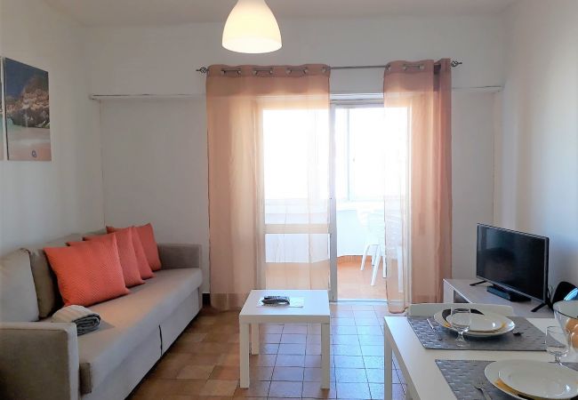 Apartamento em Quarteira - T1 Torre 20 6G MÁGICO 80M PRAIA WI-FI 4 PESSOAS