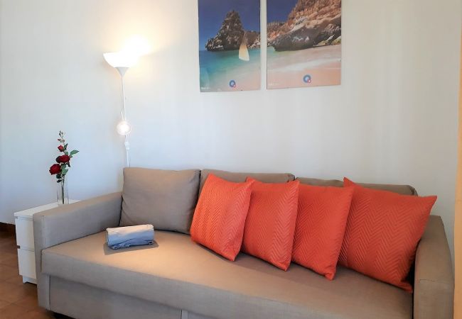 Apartamento em Quarteira - T1 Torre 20 6G MÁGICO 80M PRAIA WI-FI 4 PESSOAS