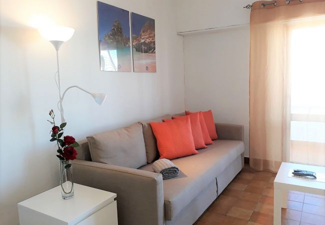 Apartamento em Quarteira - T1 Torre 20 6G MÁGICO 80M PRAIA WI-FI 4 PESSOAS