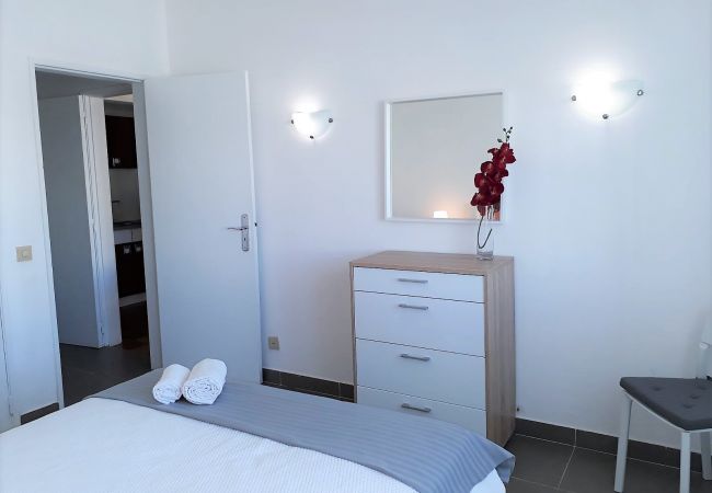 Apartamento em Quarteira - T1 Torre 20 6G MÁGICO 80M PRAIA WI-FI 4 PESSOAS