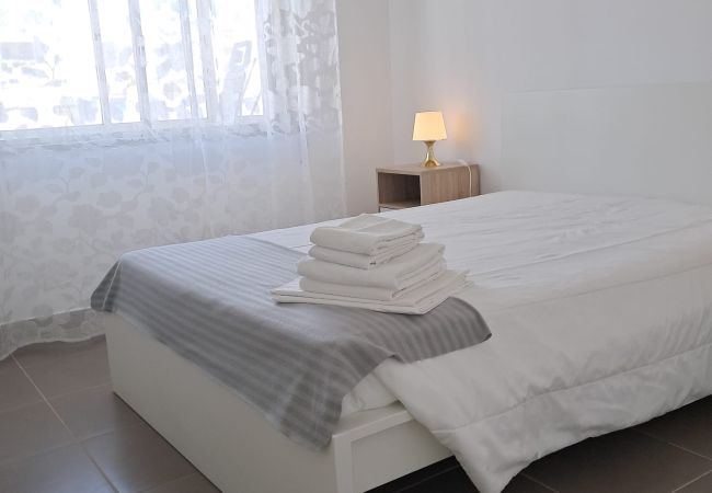 Apartamento em Quarteira - T1 Torre 20 6G MÁGICO 80M PRAIA WI-FI 4 PESSOAS