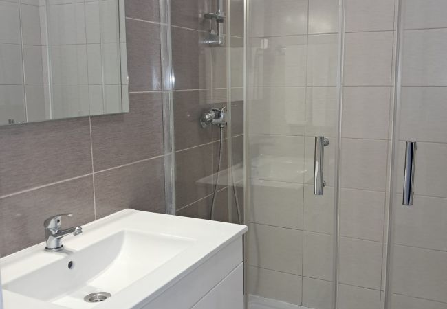 Apartamento em Quarteira - T1 Torre 20 6G MÁGICO 80M PRAIA WI-FI 4 PESSOAS