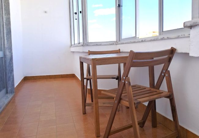Apartamento em Quarteira - T1 Torre 20 6G MÁGICO 80M PRAIA WI-FI 4 PESSOAS