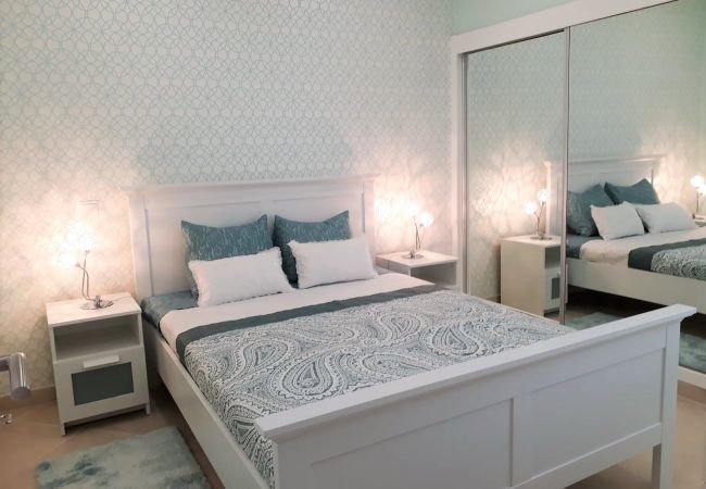 Apartamento em Quarteira - T1 Praiamar FRENTE MAR A/C ESTACIONAMENTO WIFI
