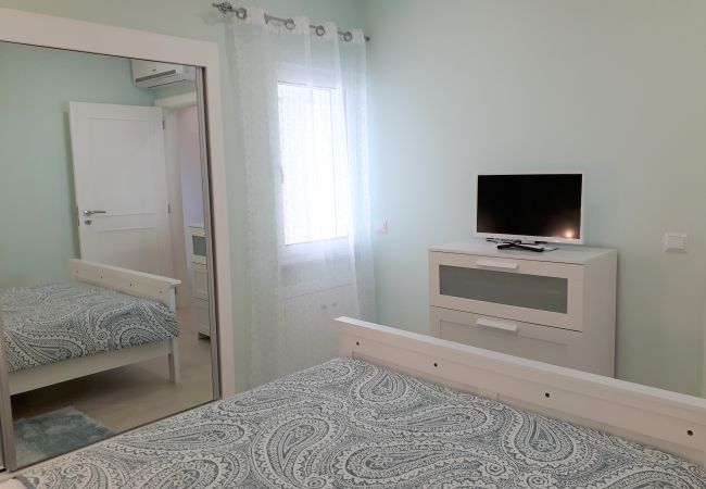 Apartamento em Quarteira - T1 Praiamar FRENTE MAR ESTACIONAMENTO+AR.COND+WIFI