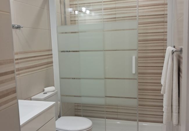 Apartamento em Quarteira - T1 Praiamar FRENTE MAR A/C ESTACIONAMENTO WIFI