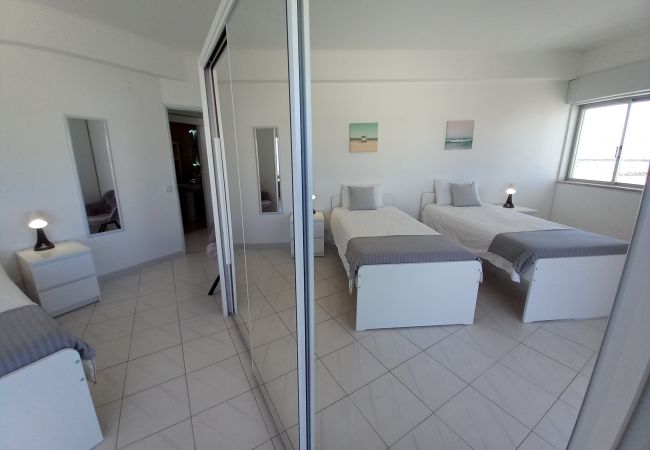 Apartamento em Quarteira - T2 Gaveto Vista Mar&Frente Praia