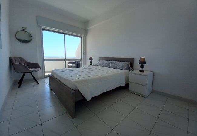 Apartamento em Quarteira - T2 Gaveto Vista Mar&Frente Praia