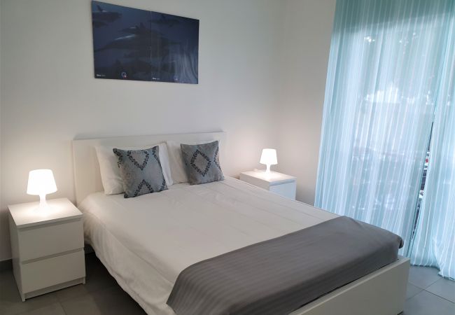 Apartamento em Quarteira - T1 Lote Novo 50m Praia SUITE 4pax