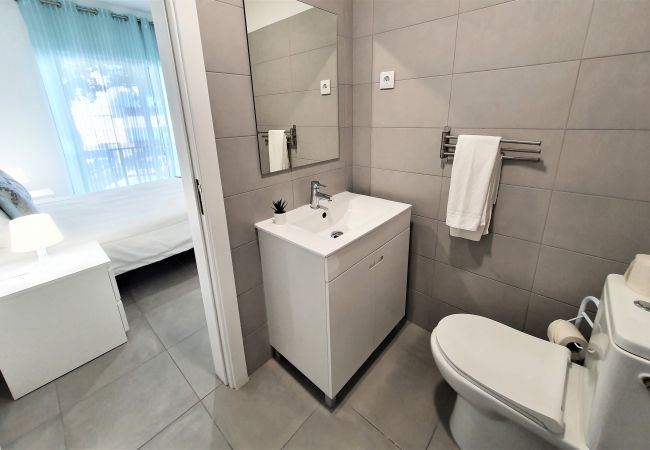 Apartamento em Quarteira - T1 Lote Novo 50m Praia SUITE 4pax