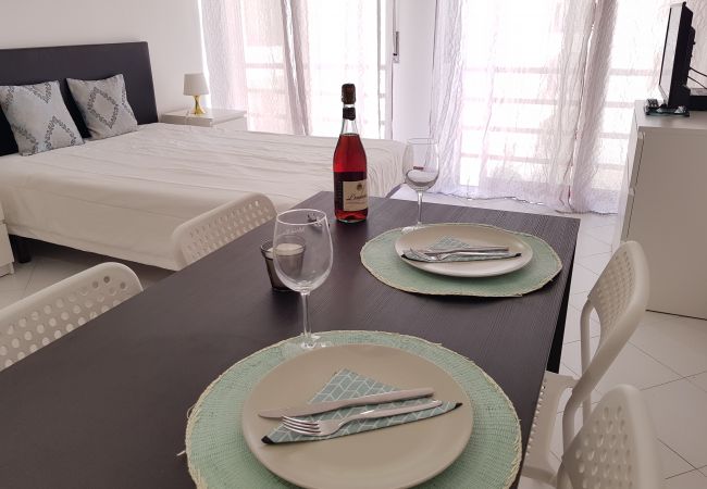 Apartamento em Quarteira - T0 V.Mar 1C Perto Praia Wi-fi