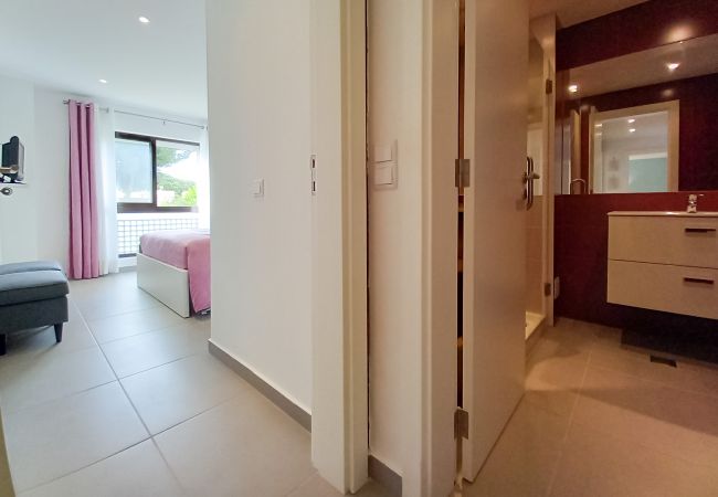 Apartamento em Vilamoura - T2 Tenis Golf Mar -2/4P AC PISCINA