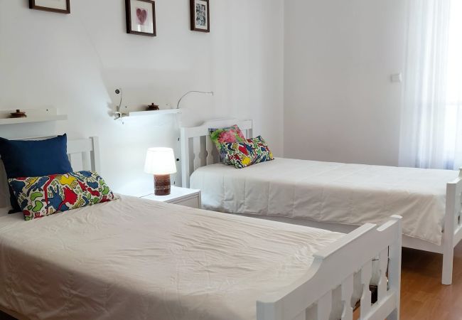 Apartamento em Quarteira - T2-MAMAMIA II-ESQ. FRENTE MAR