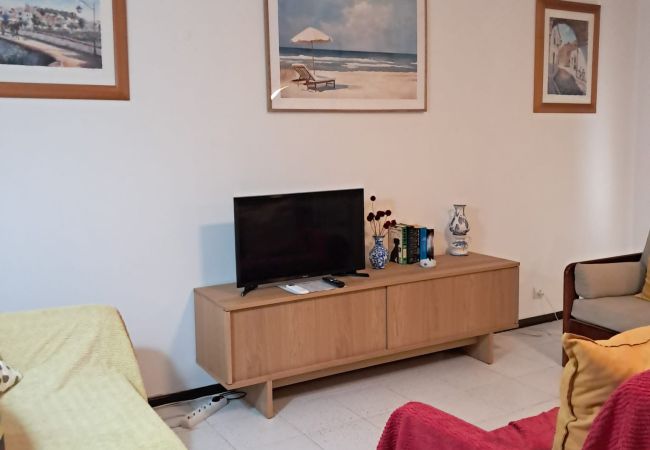 Apartamento em Quarteira - T2-MAMA II.  AC FRENTE MAR 