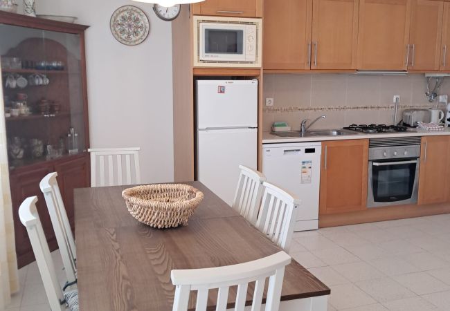 Apartamento em Quarteira - T2-MAMA II.  AC FRENTE MAR 