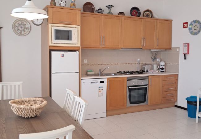 Apartamento em Quarteira - T2-MAMA II.  AC FRENTE MAR 