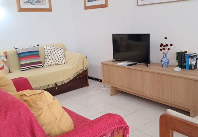 Apartamento em Quarteira - T2-MAMA II.  AC FRENTE MAR 