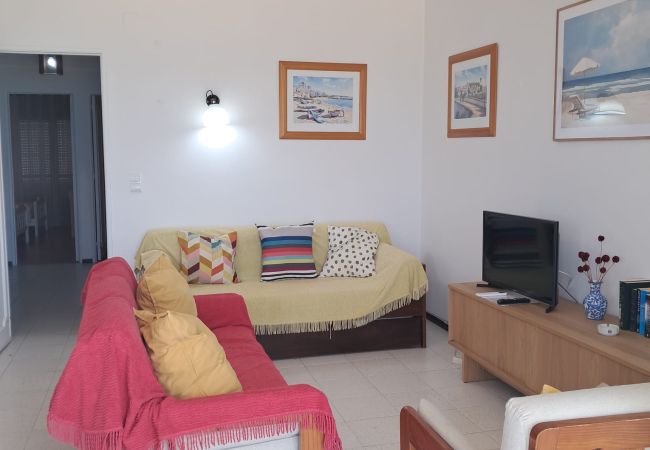 Apartamento em Quarteira - T2-MAMA II.  AC FRENTE MAR 