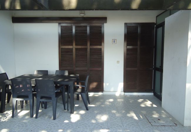 Casa geminada em Quarteira - V2 Vilar Jardim Piscina wifi