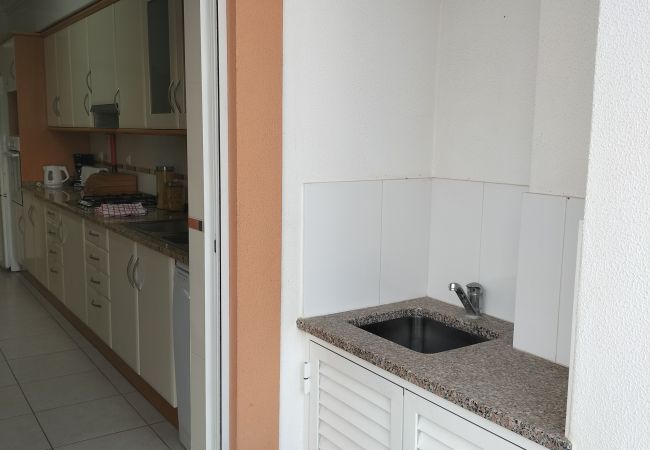 Apartamento em Quarteira - T2 Infante AC 201 wifi Garagem 50m Praia