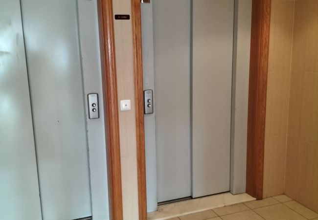 Apartamento em Quarteira - T2 Infante AC 201 wifi Garagem 50m Praia