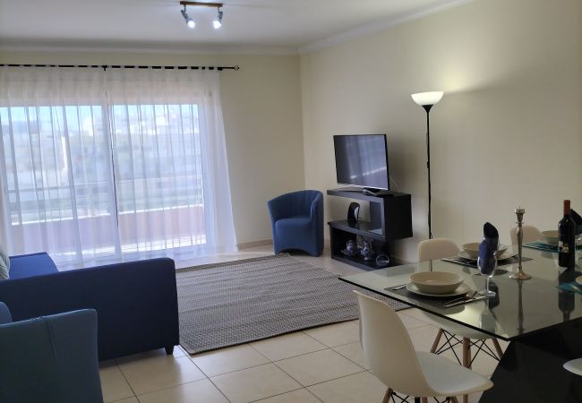 Apartamento em Quarteira - T2 Infante AC 201 wifi Garagem 50m Praia