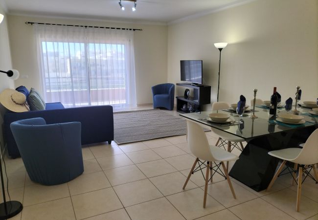 Apartamento em Quarteira - T2 Infante AC wifi Garagem 50m Praia