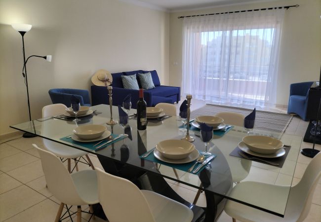 Apartamento em Quarteira - T2 Infante AC 201 wifi Garagem 50m Praia