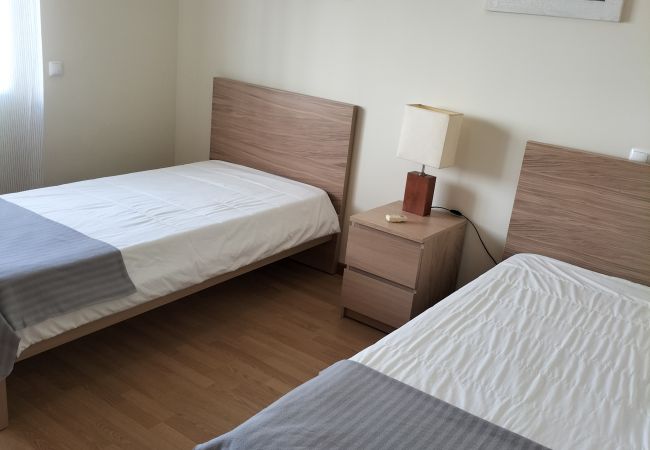 Apartamento em Quarteira - T2 Infante AC 201 wifi Garagem 50m Praia