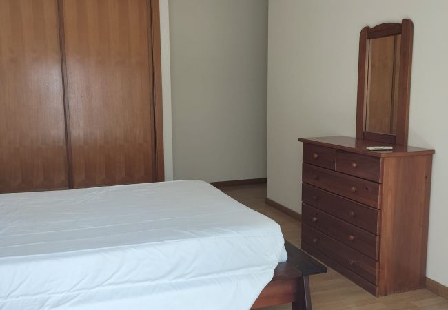Apartamento em Quarteira - T2 Infante AC 201 wifi Garagem 50m Praia