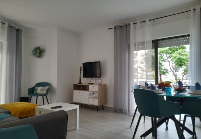 Apartamento em Quarteira - T2 Vista Atlantica Charmoso A/C 