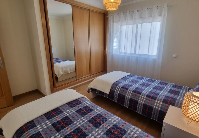 Apartamento em Quarteira - T2 INFANTE 101 MODERNO WI-FI GARAGEM 50M PRAIA