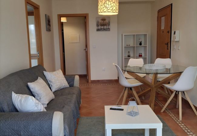 Apartamento em Quarteira - T2 Piscina e Garagem A/C Vila Bairos Vilamoura