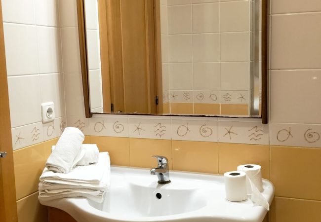 Apartamento em Quarteira - T2 Vila Bairos A/C Piscina e Garagem Vilamoura