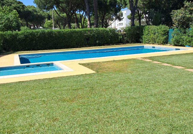 Casa geminada em Vilamoura - V2 Vilamoura Piscina e BBQ